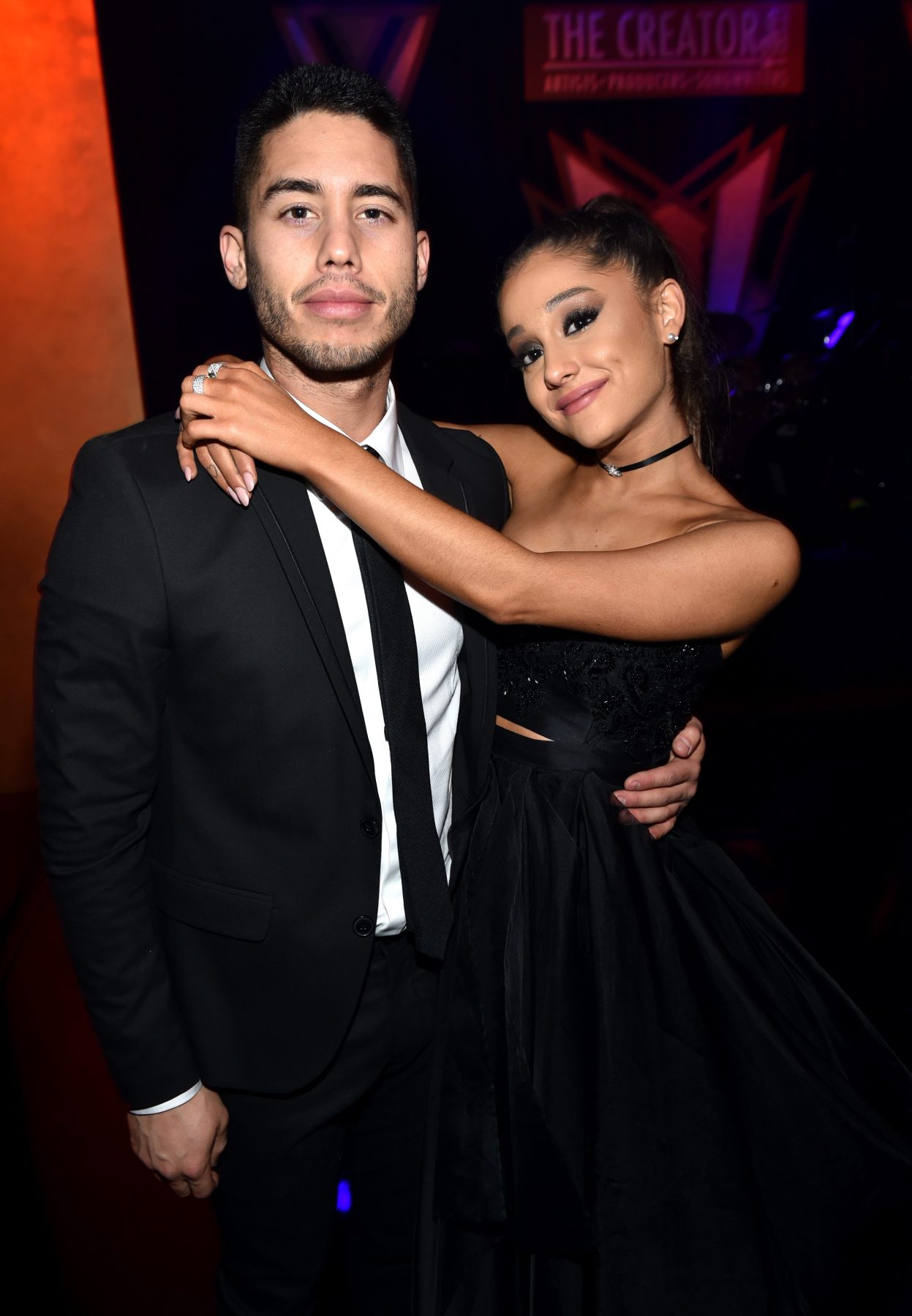 ELLE выпустил таймлайн отношений Ariana Grande и Ricky Alvarez
