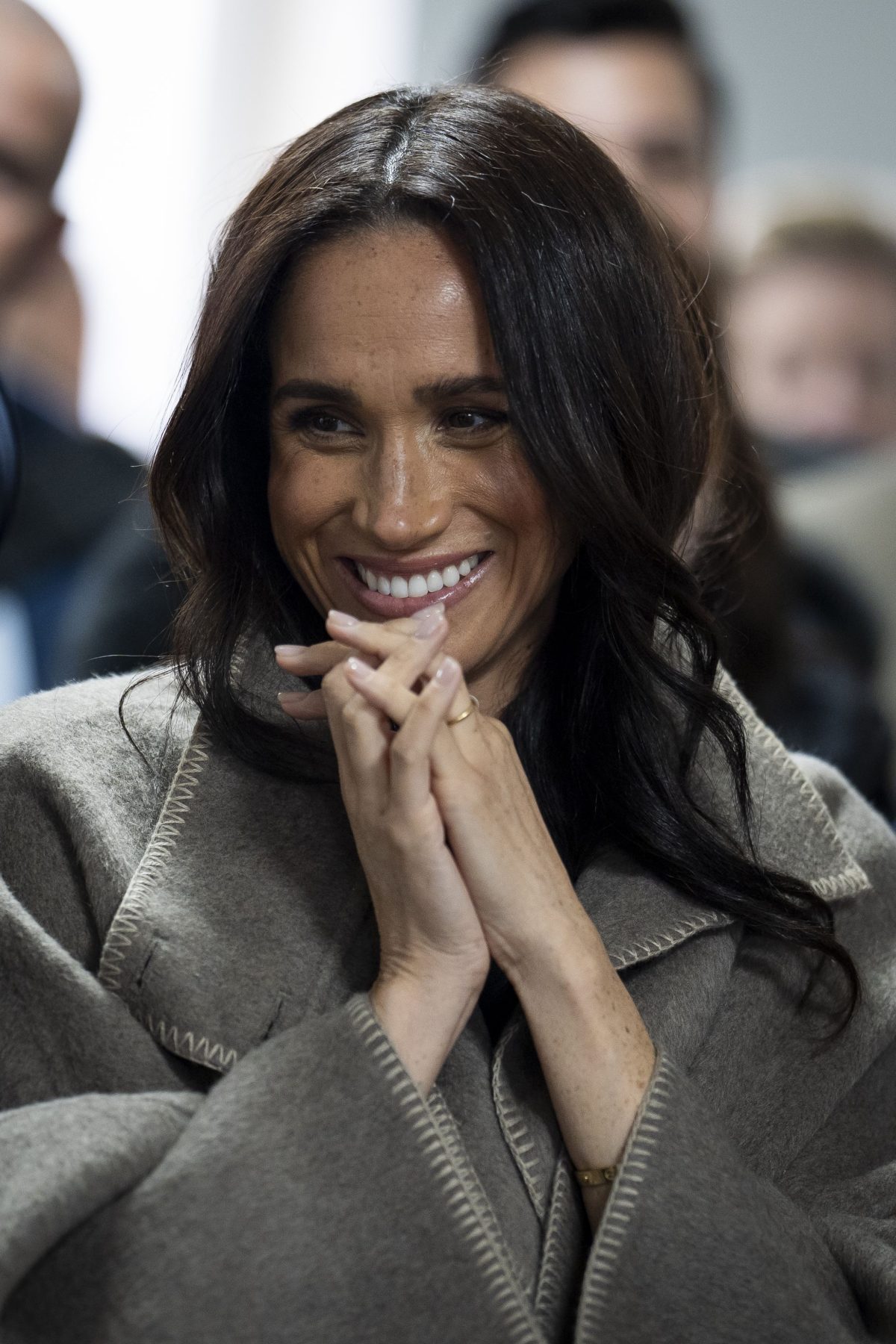 Что British Vogue добавил бы в шопинг-лист Meghan Markle