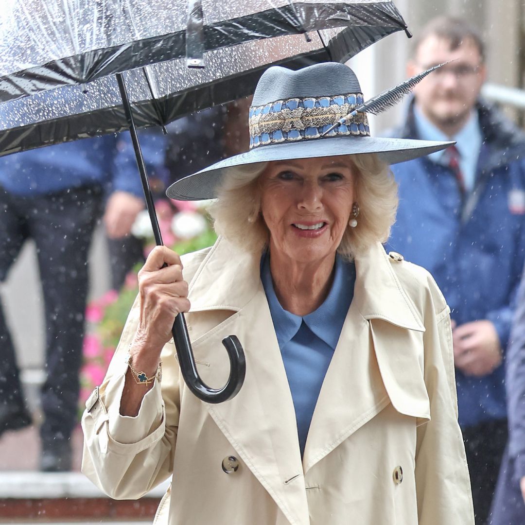 Queen Camilla нашла осенний акцент в духе Princess Kate