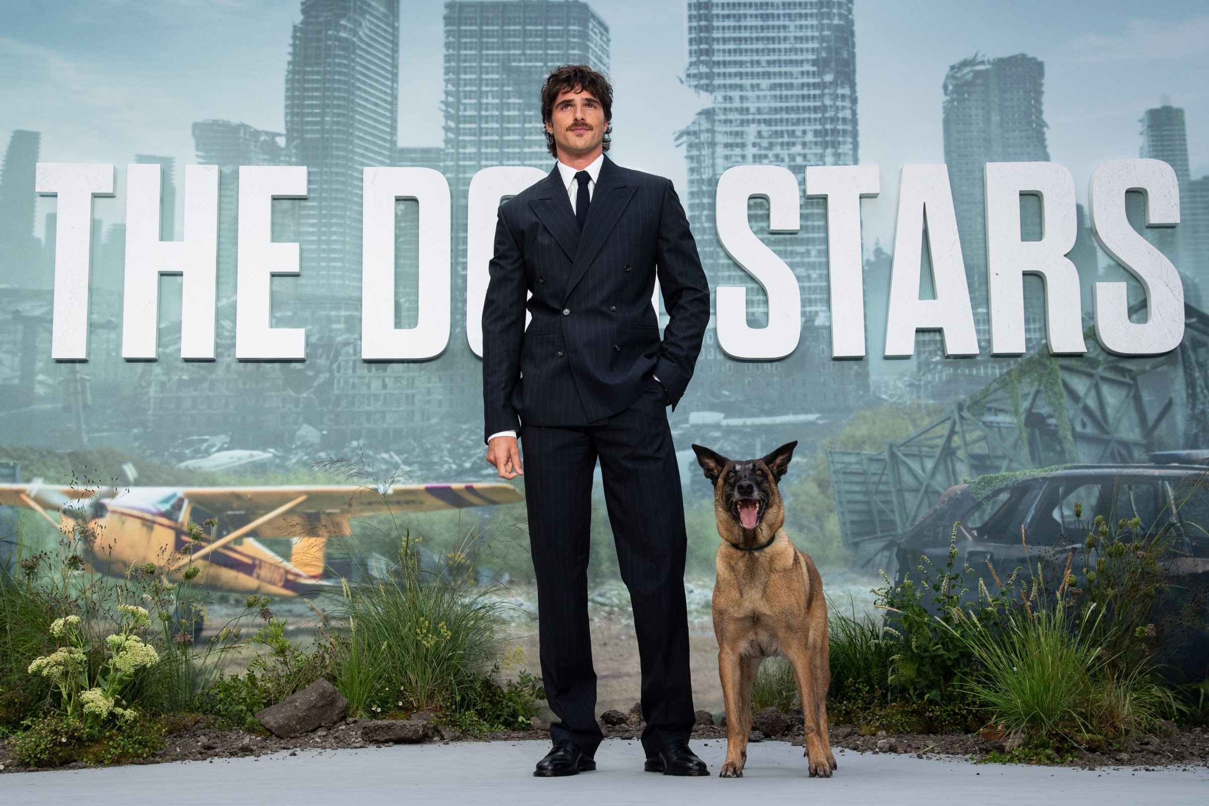 Jacob Elordi и пес Rak вышли вместе на премьеру The Dog Stars