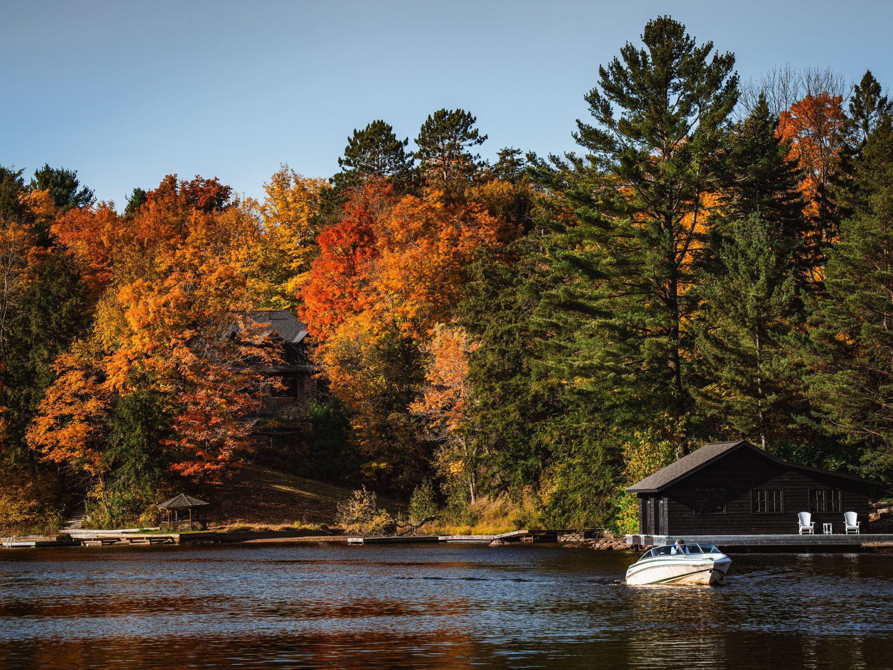 Где снимали Sterling Point и зачем ехать в Muskoka осенью