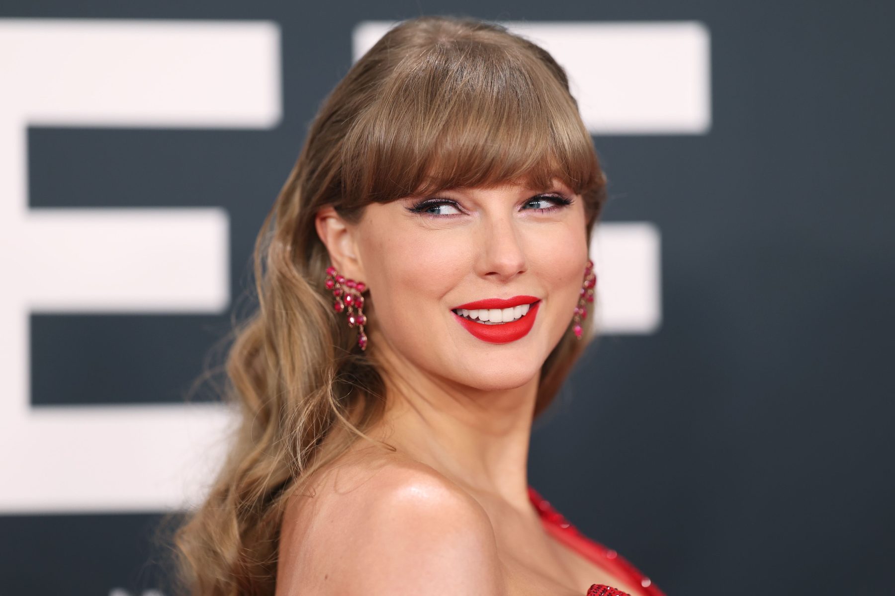 Цветочная укладка Taylor Swift намекает на новую эру