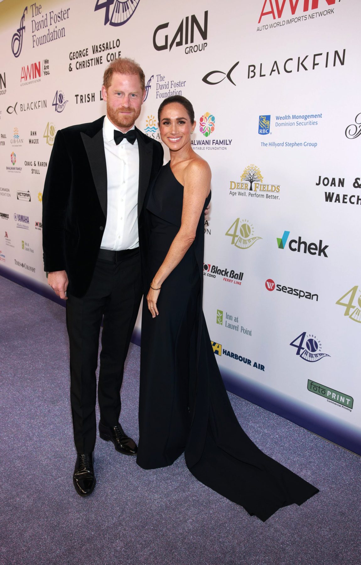 Принц Harry и герцогиня Meghan переезжают обратно в Великобританию