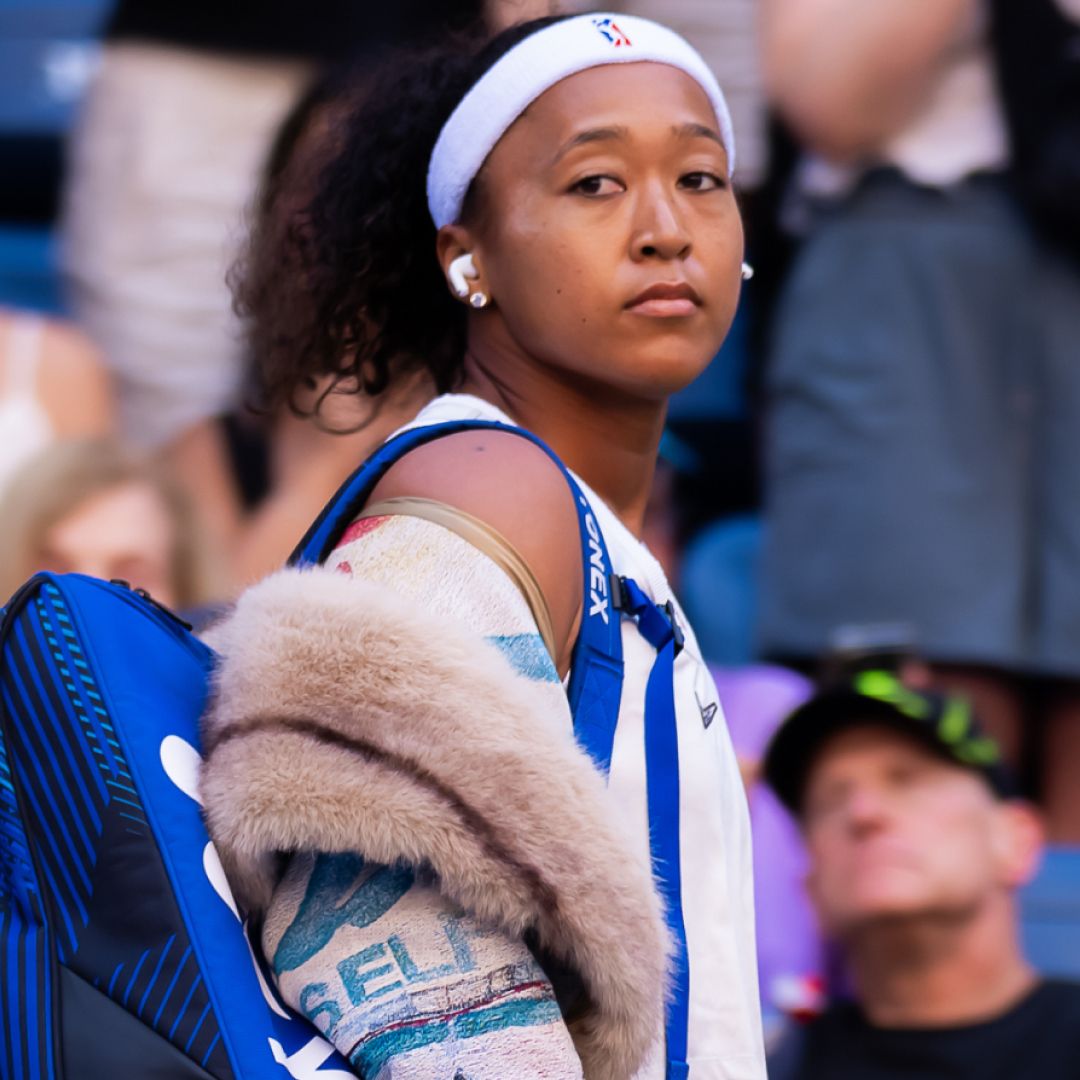 Naomi Osaka завершила выступление на US Open в эффектном пальто KidSuper