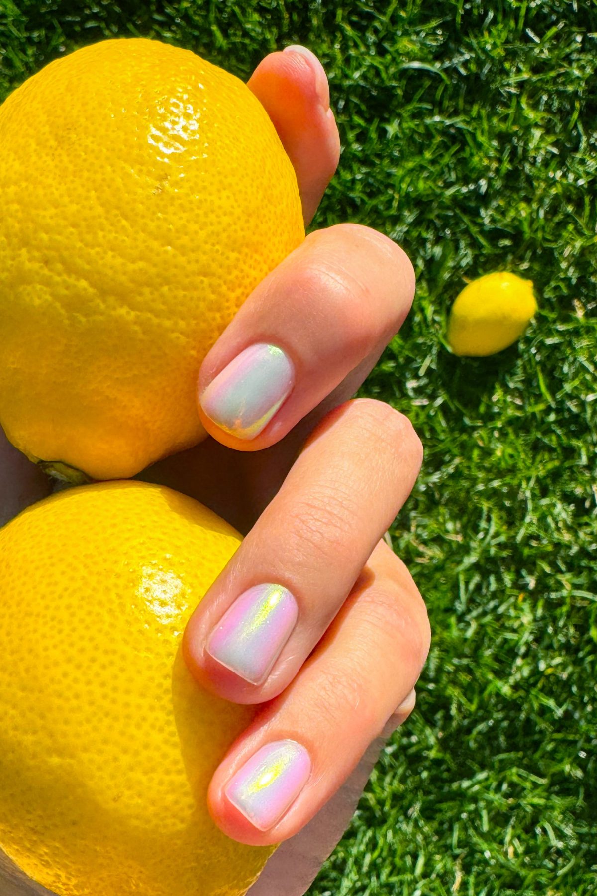 Sorbet nails стали летним маникюром для хорошего настроения