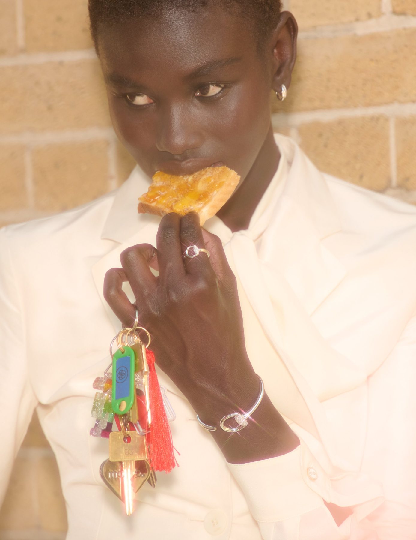 i-D показал съемку с fine jewellery и вещами Gucci, Prada и Loewe