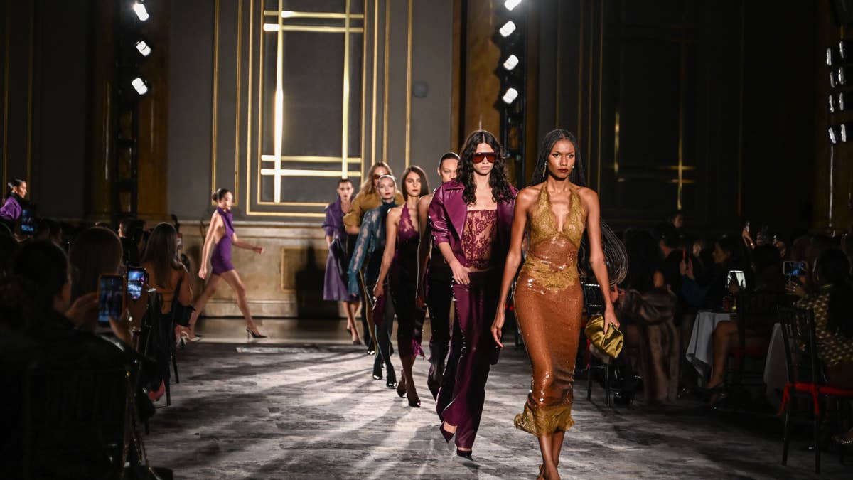 Retrofête вернулся на NYFW с коллекцией, вдохновленной старыми отелями Европы
