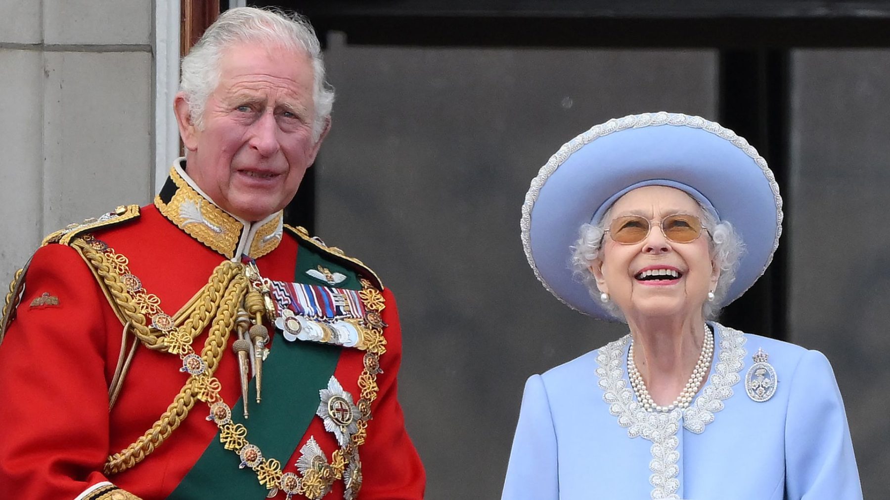 King Charles, по словам автора, стремится вернуть Британии величие