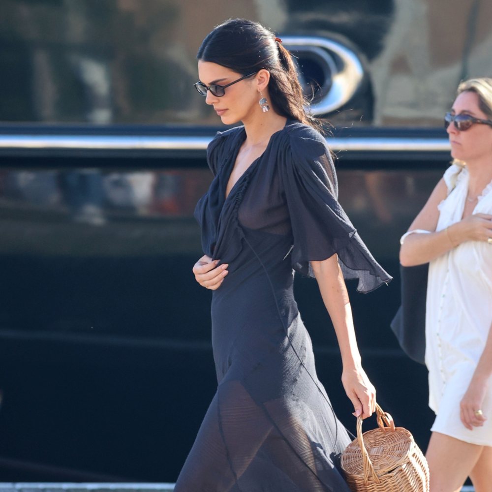 Kendall Jenner показала 4 осенние модные формулы в Венеции