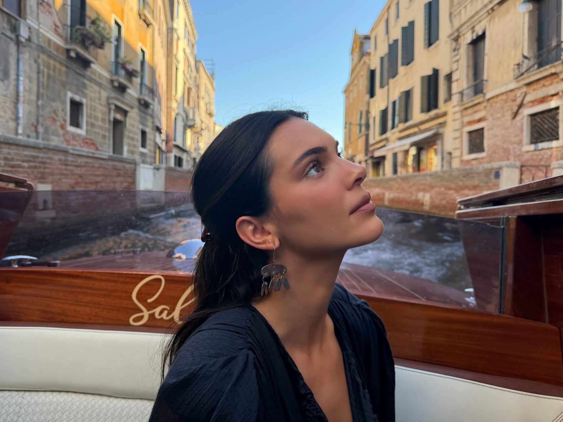 История редких серёжек Kendall Jenner, созданных художником