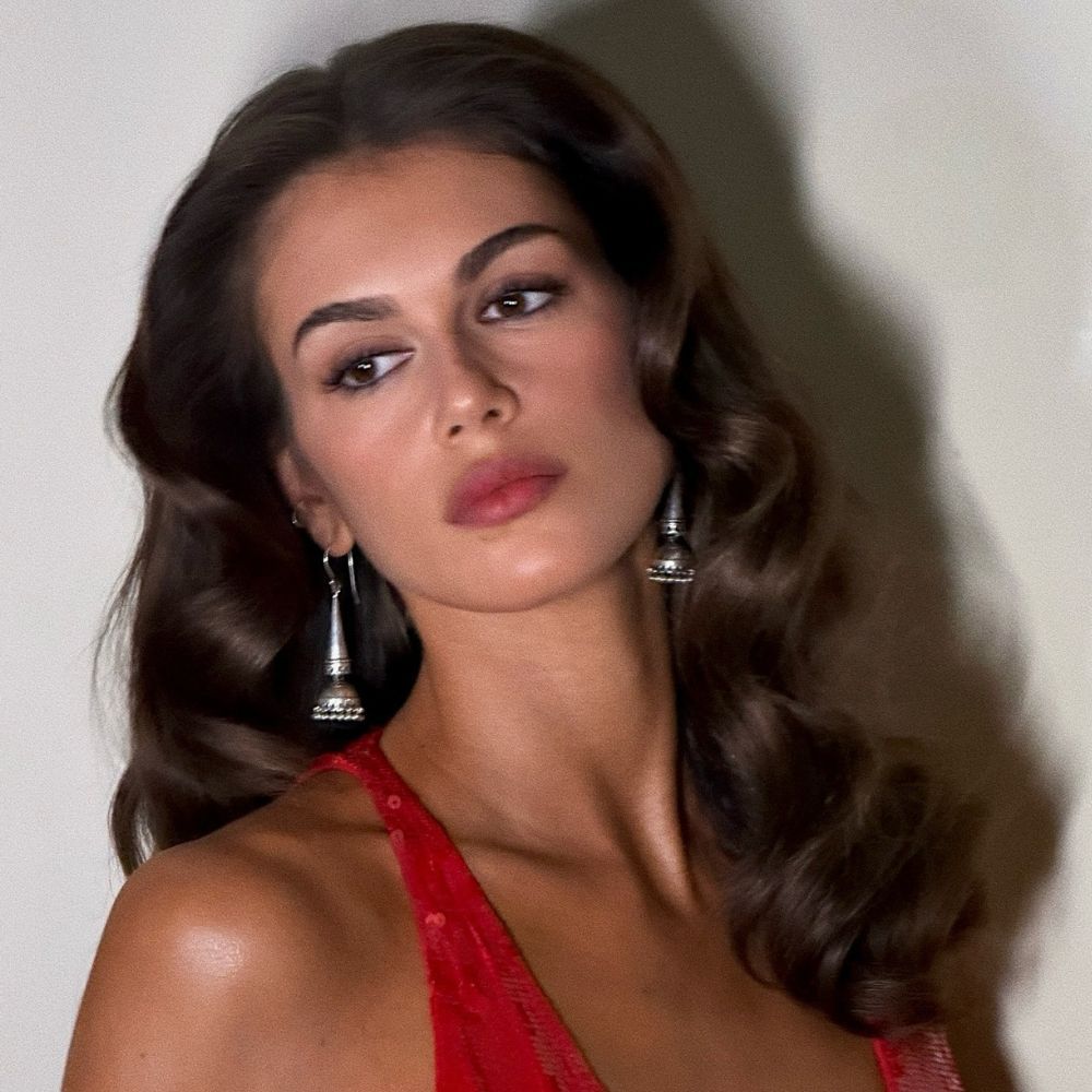 Hailey, Sadie и Kaia выбирают самый модный способ носить помаду