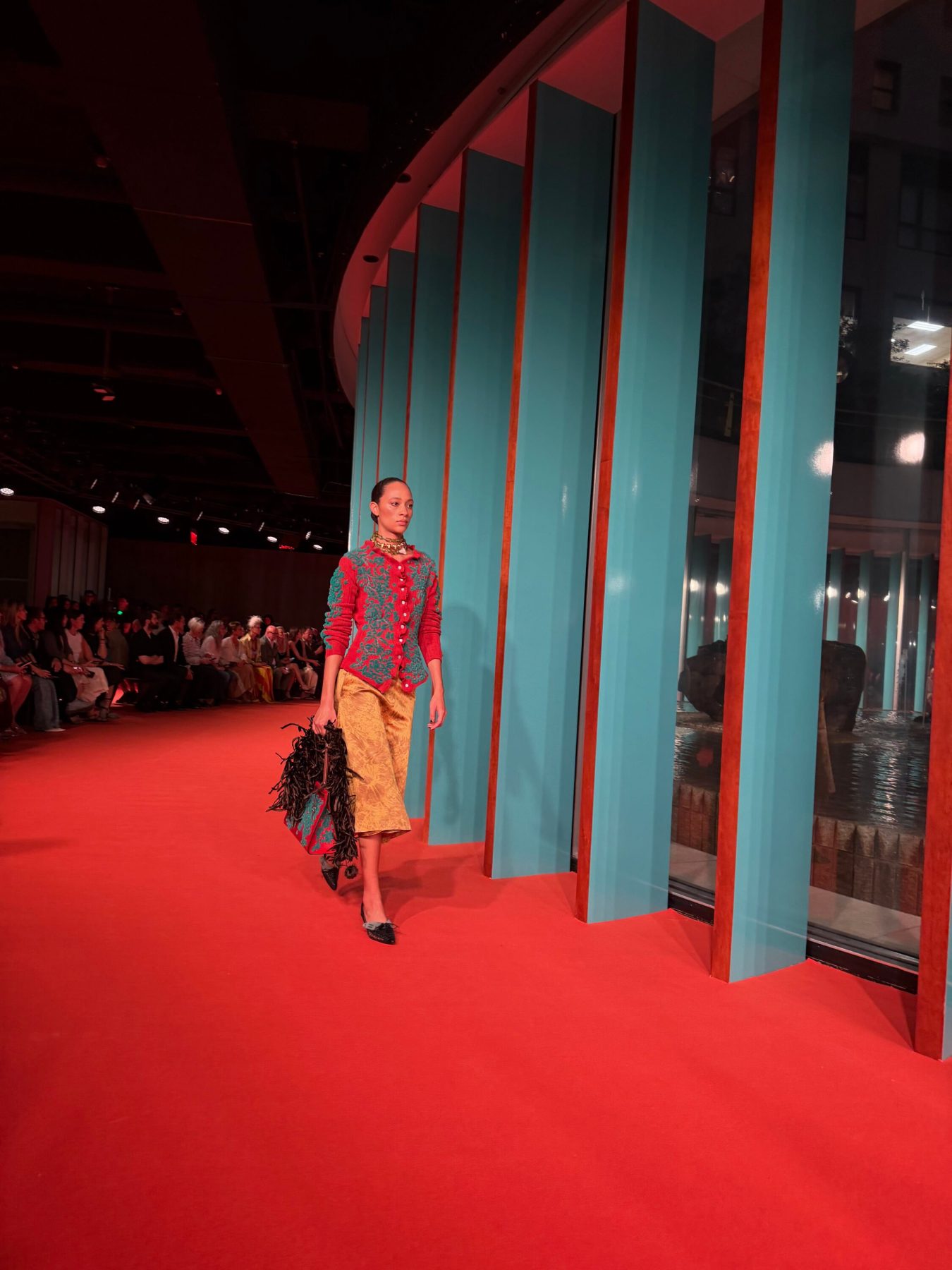 NYFW по-прежнему для тех, кто любит модные странности