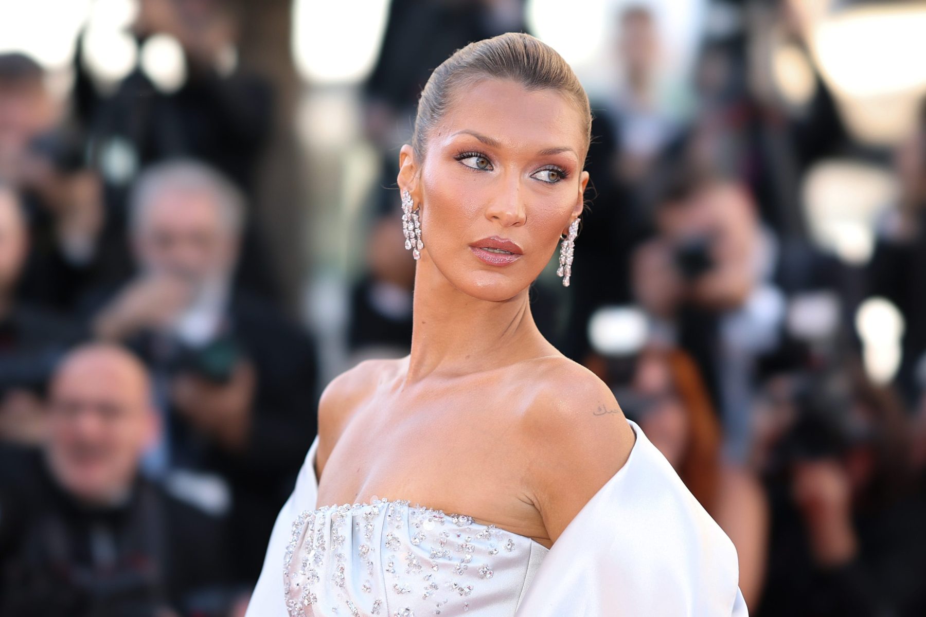 Bella Hadid заметили с Nathan Lacy на прогулке за продуктами