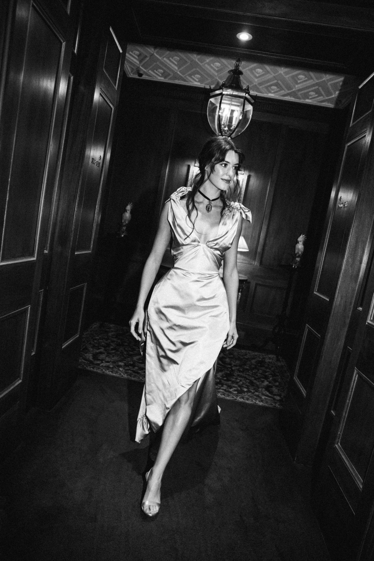 Daisy Edgar-Jones выбрала Westwood и винтажные jewels для премьеры
