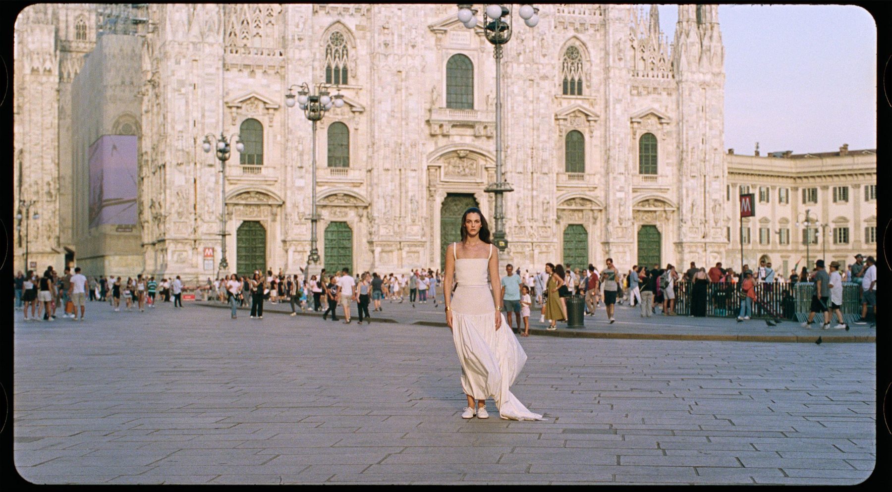 Bardia Zeinali и Vittoria Ceretti показали тему Vogue World: Milano как сюрреализм