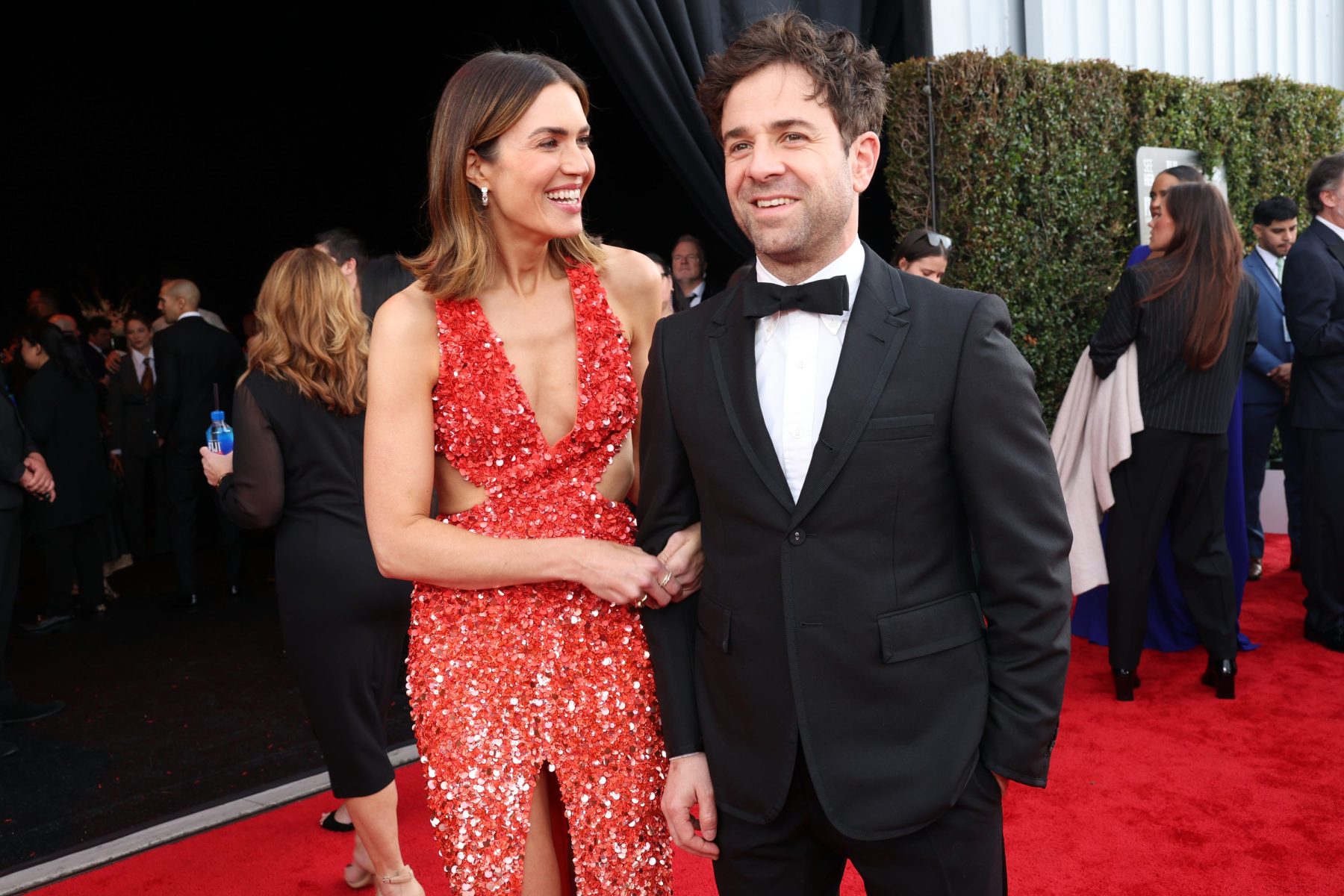 Taylor Goldsmith стал музыкантом, мужем Mandy Moore и отцом троих детей