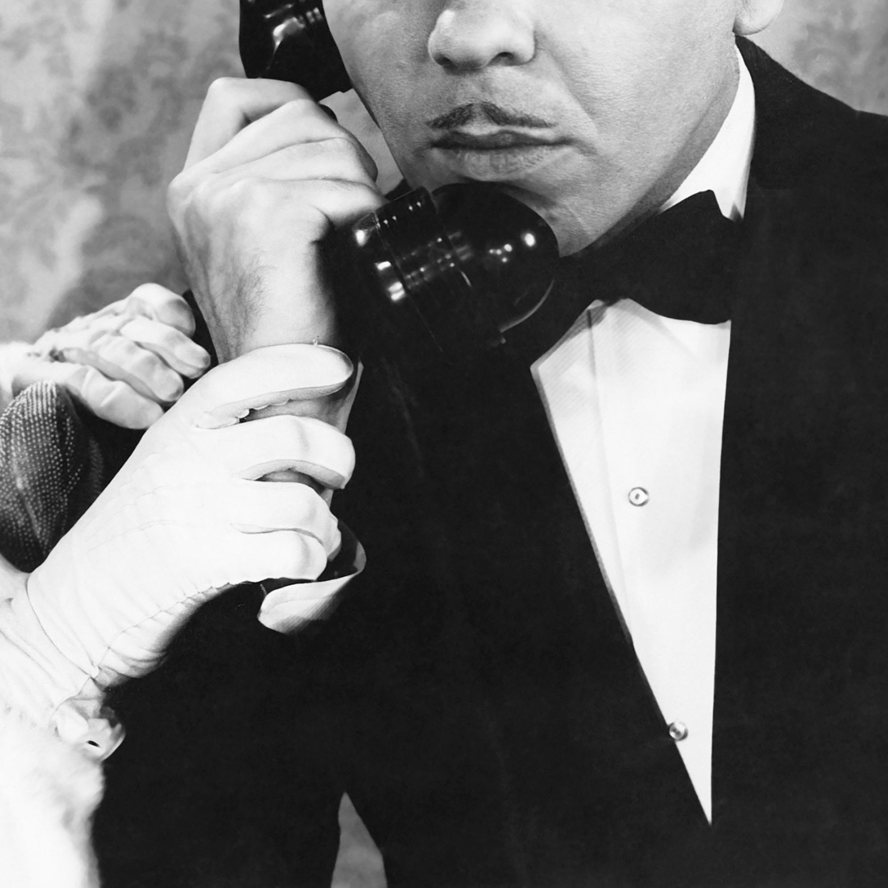 Gawker, DeuxMoi и Truman Capote: краткая история хороших сплетен