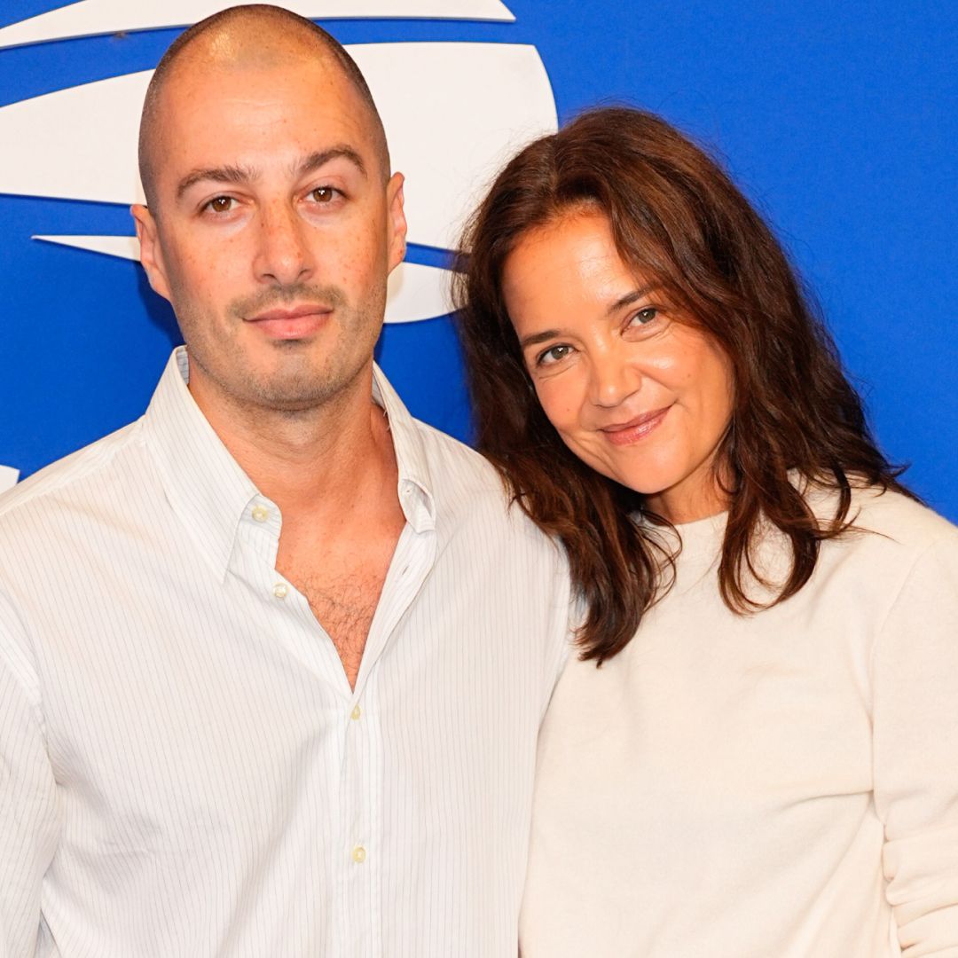 Katie Holmes показала формулу образа, на которую опираются модные редакторы осенью