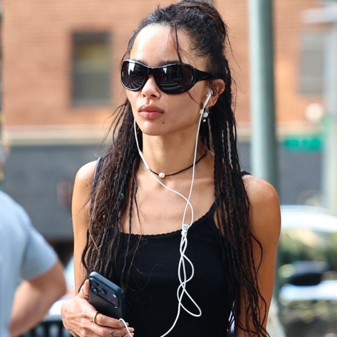 Zoë Kravitz снова сделала ставку на балетки