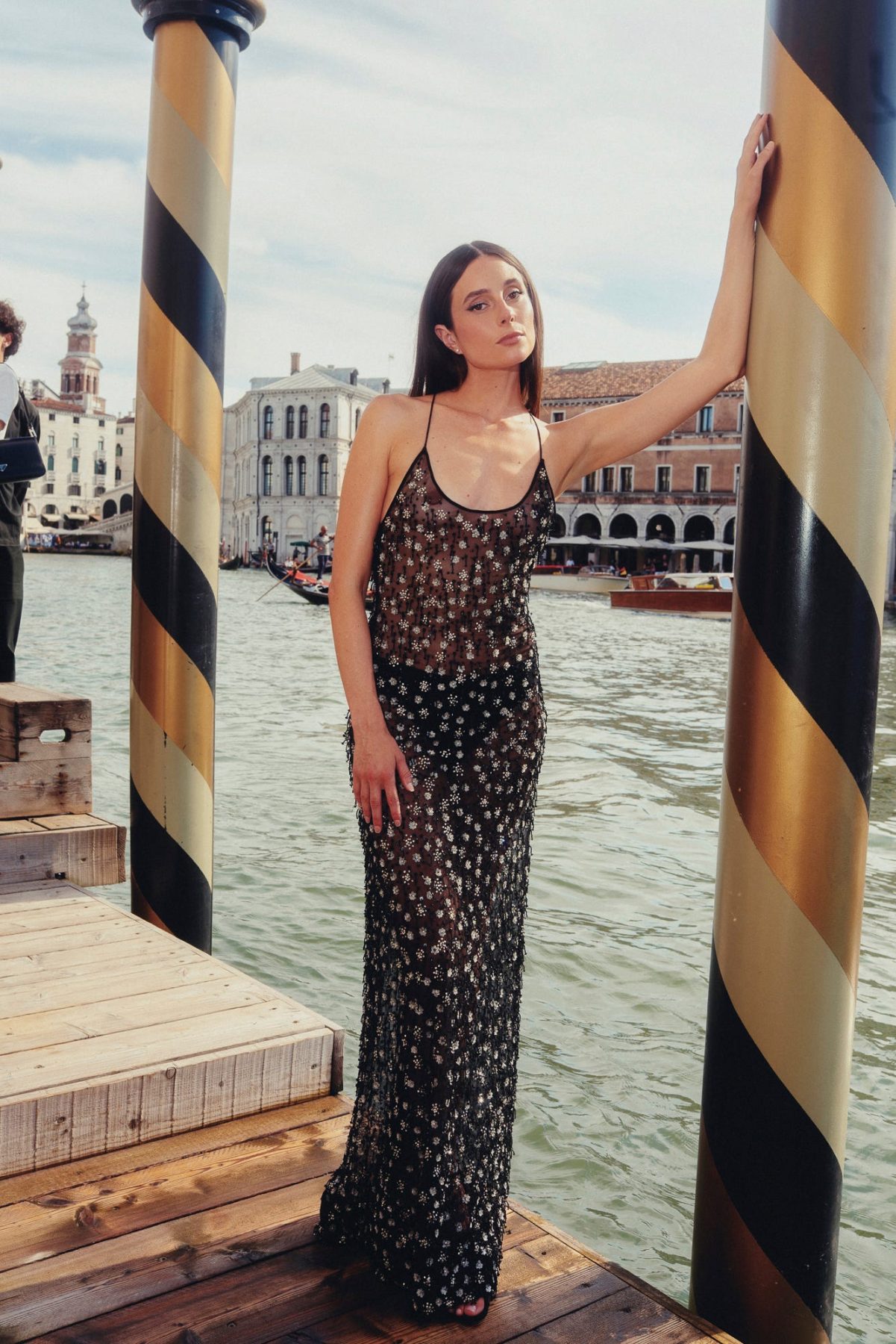 Образ Mary Beth Barone для Venice Film Festival напомнил Cher и Ariel