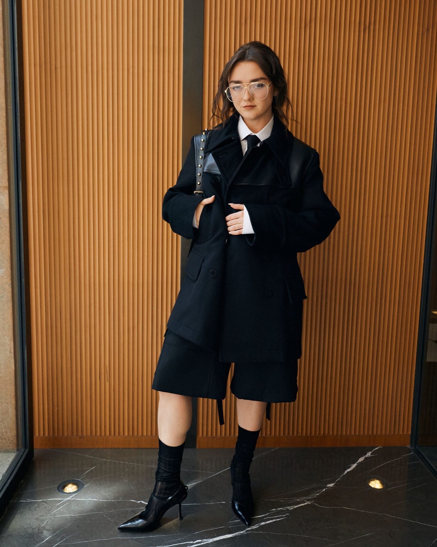 Что берёт Maisie Williams на Неделю моды? Babybels и Fendi Baguette