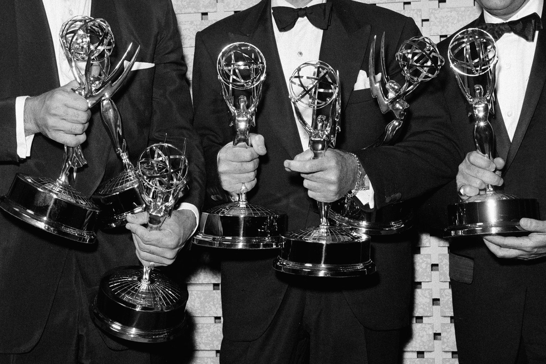 Пора делать прогнозы на победителей Emmy 2026