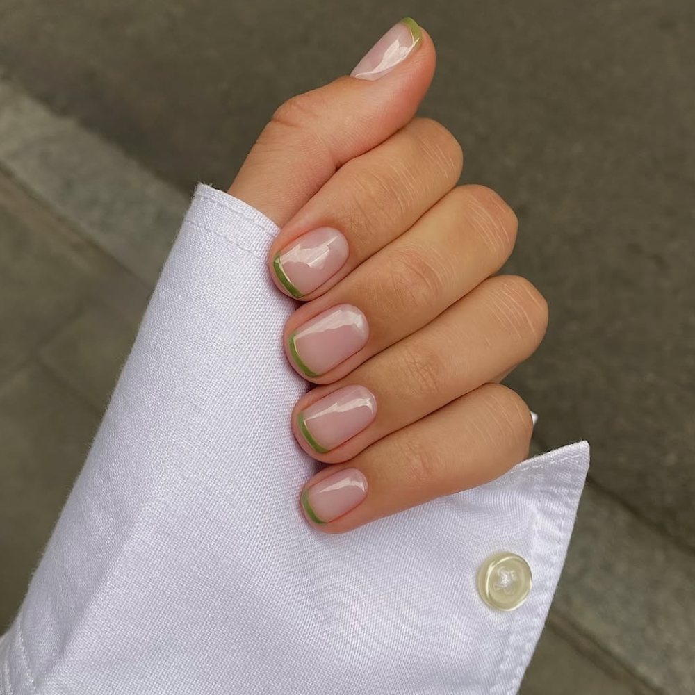 6 трендов French manicure, которые будут смотреться элегантно осенью