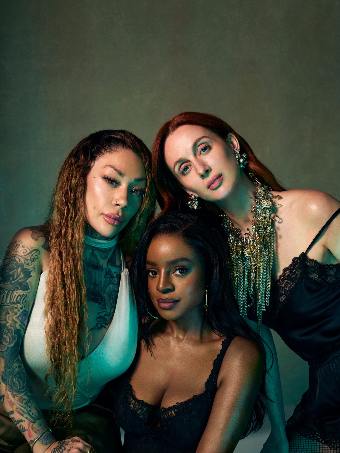 Sugababes выпускают альбом, который возвращает их к истокам