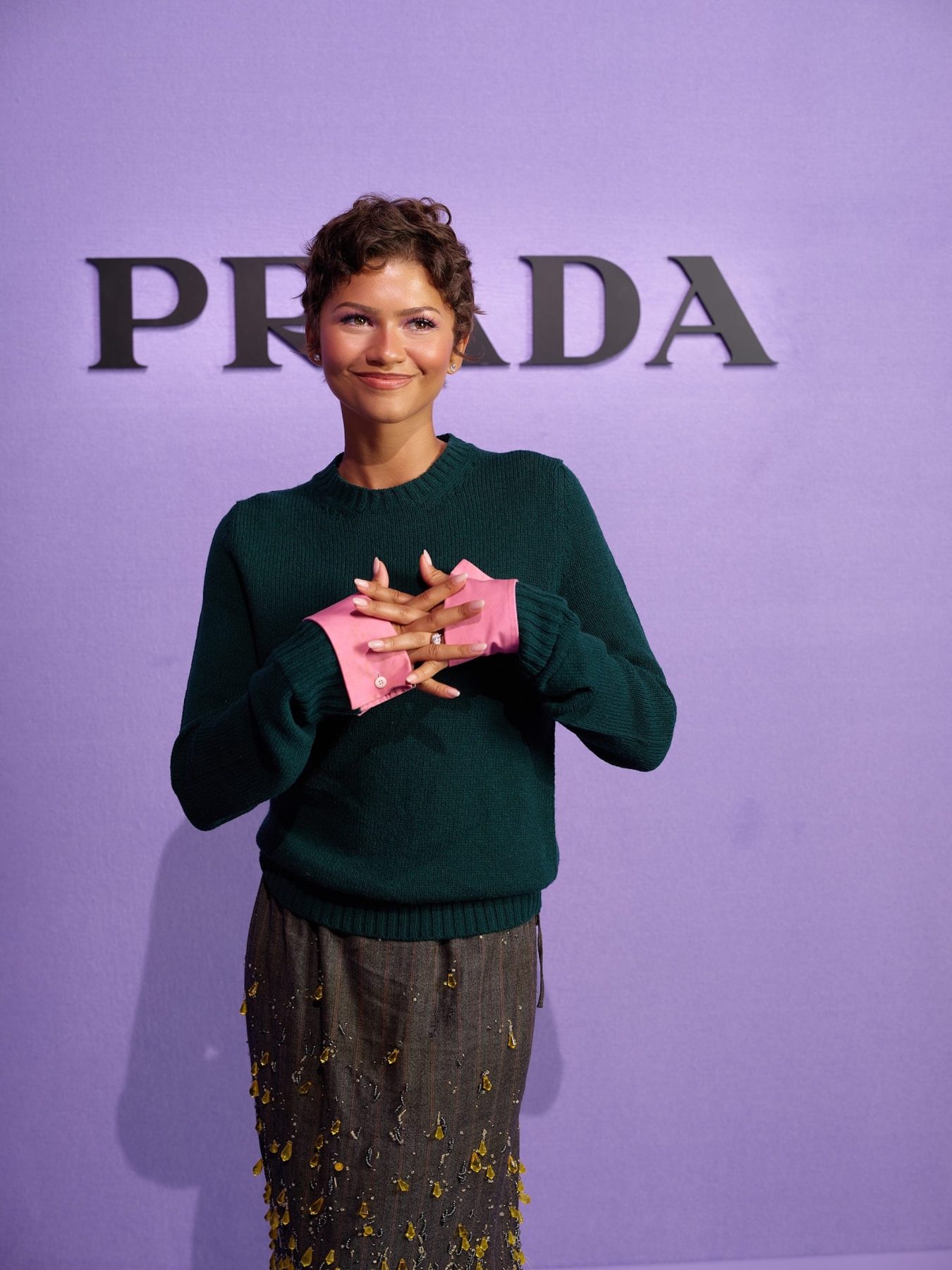 Zendaya задала три осенних тренда с пикси и образом Prada