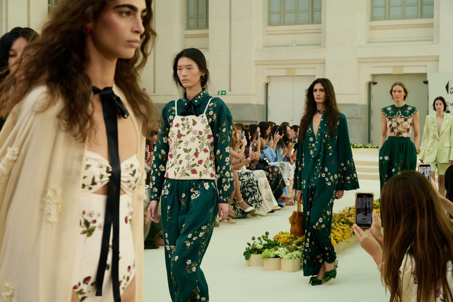 Agua by Agua Bendita расцвела на дебюте в Madrid Fashion Week