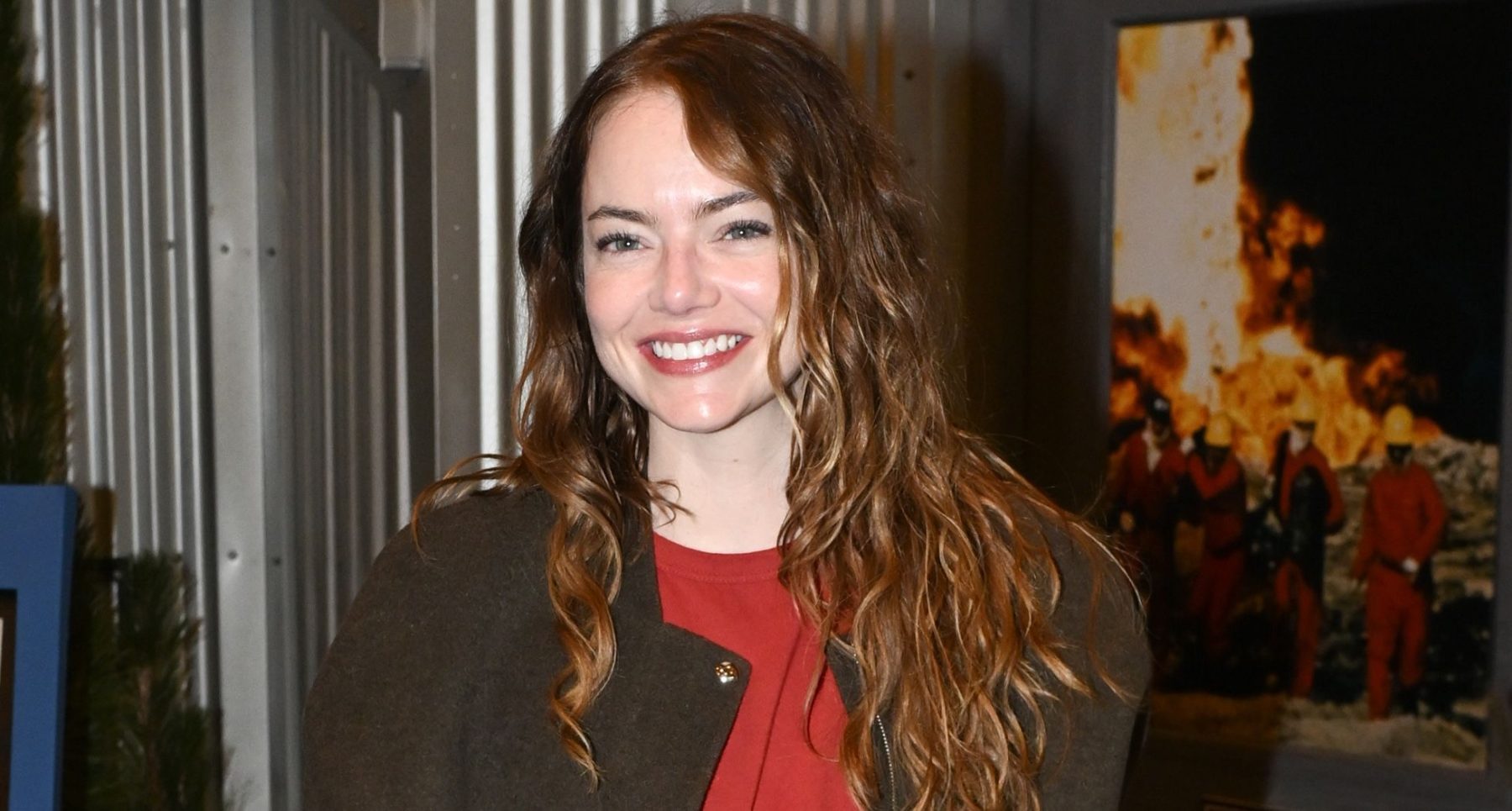 У Emma Stone внезапно появились очень длинные волосы