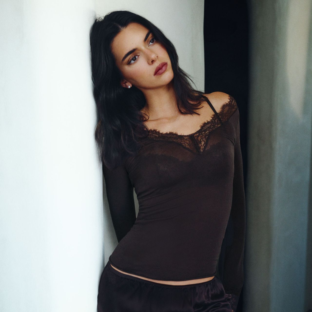 Любимый топ Kendall Jenner за $65 скоро будут носить все в Лос-Анджелесе