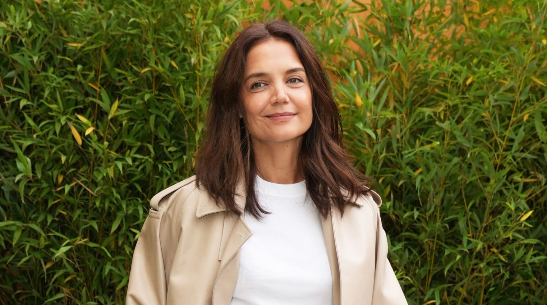 Katie Holmes в Милане показала образ, посвященный осени