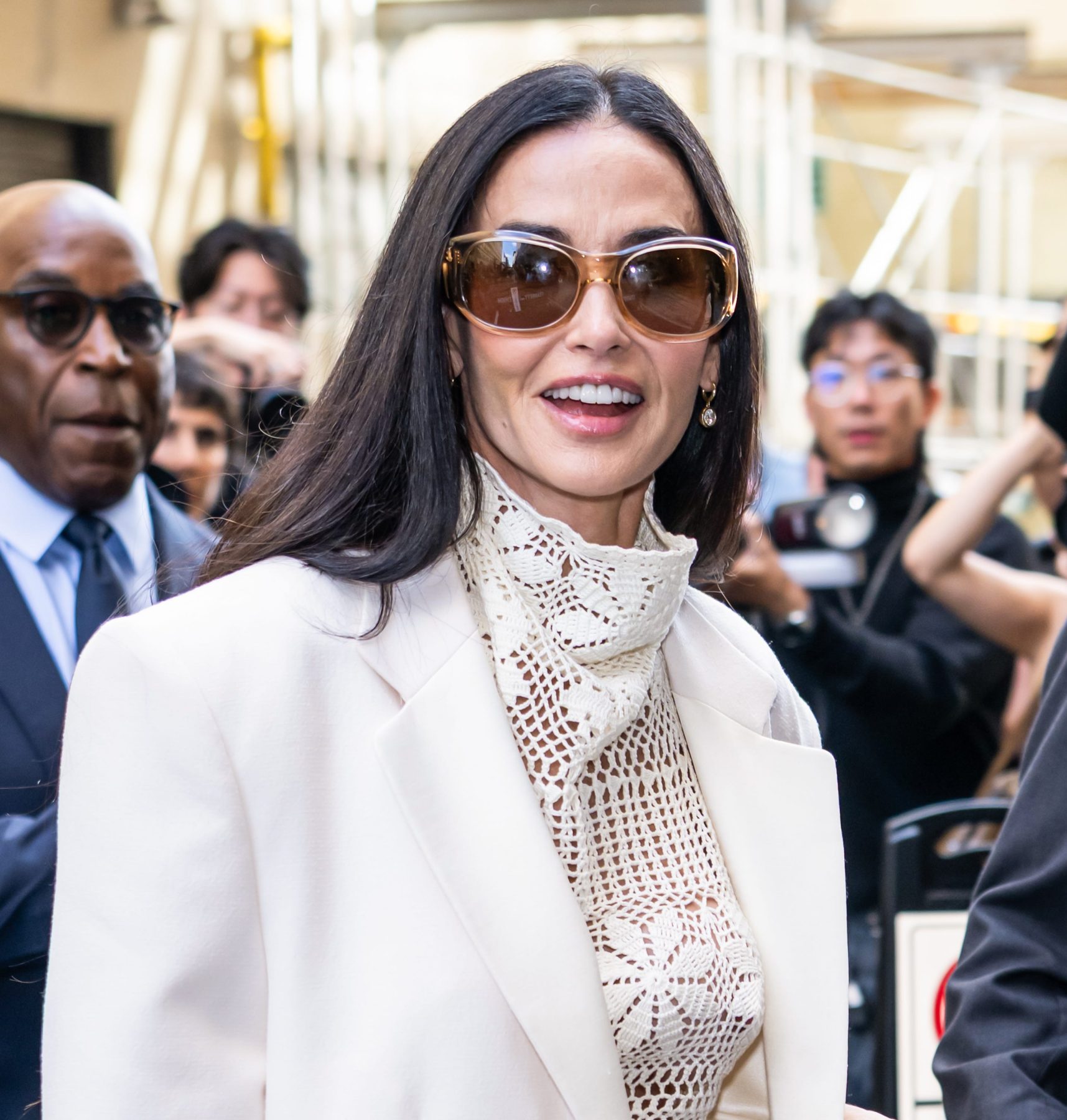 Demi Moore показала самый модный микро-боб на Неделе моды