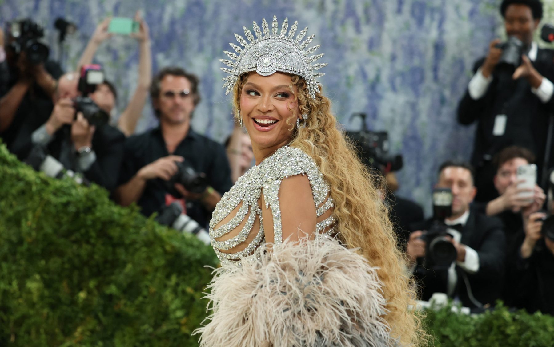 Beyoncé выпустила новый парфюм для волос Temple Oud