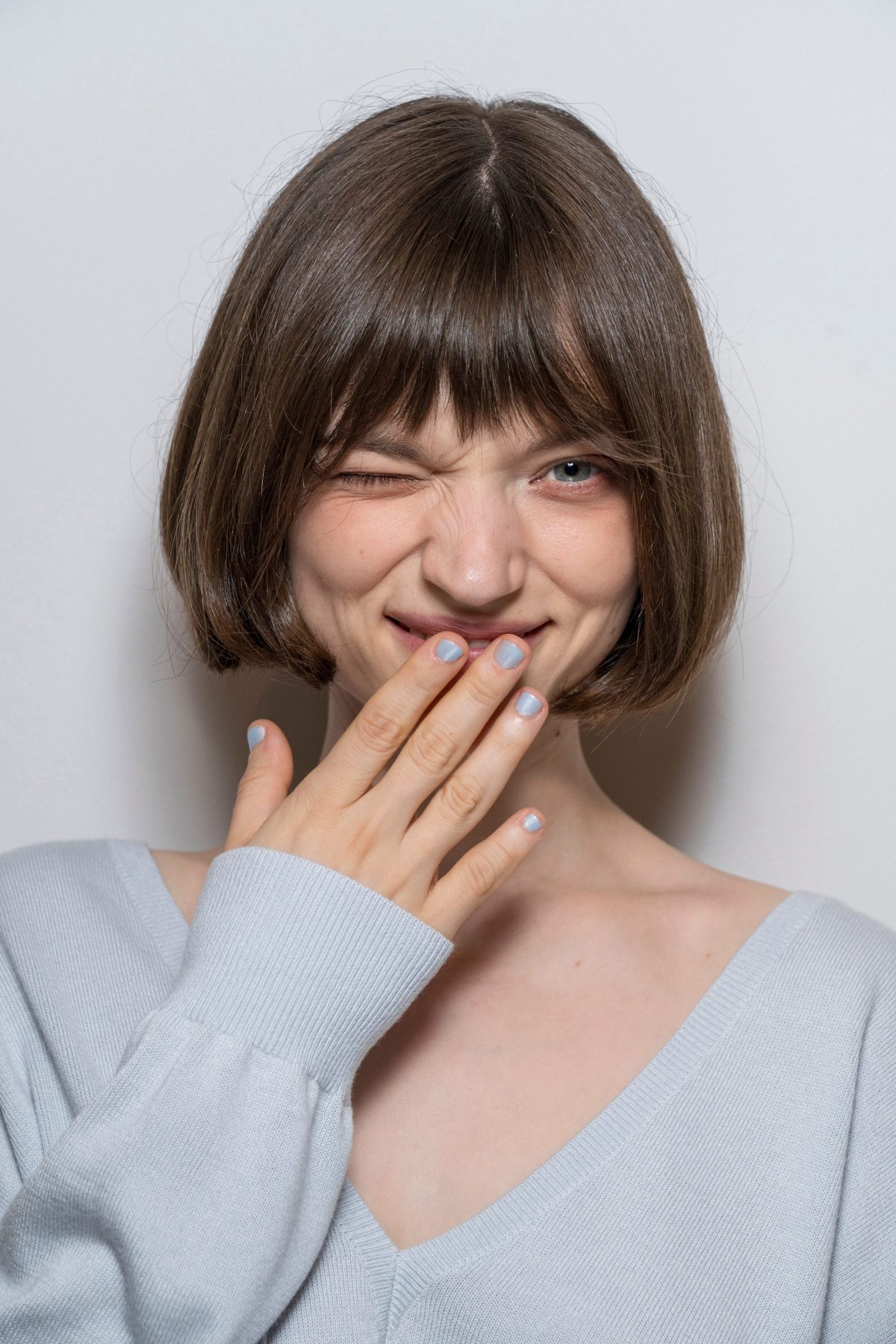 Blue ribbon manicure Sandy Liang стала главным весенним нейл-трендом