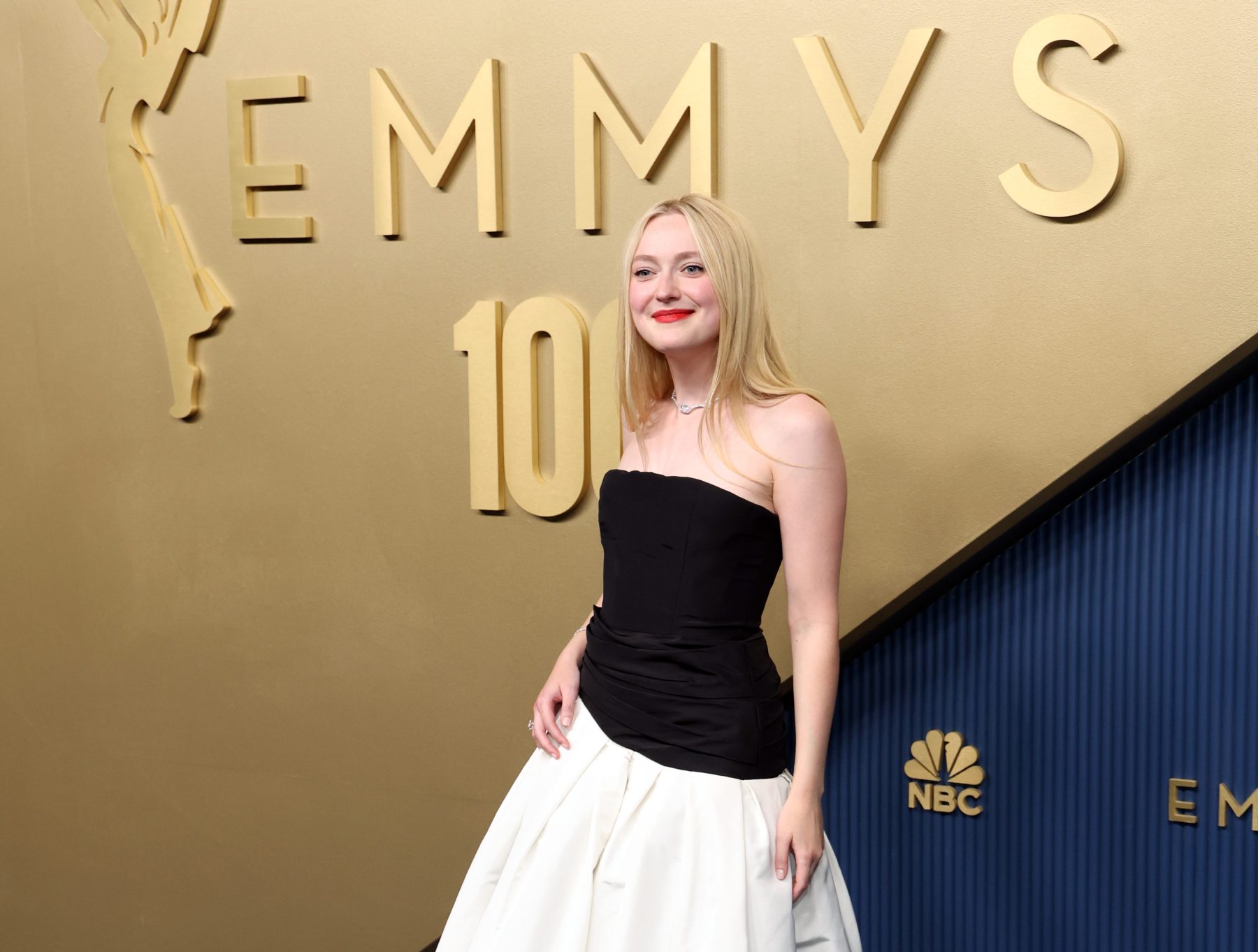 Образ Dakota Fanning на Emmy 2026 создал дизайнер с показа в New York