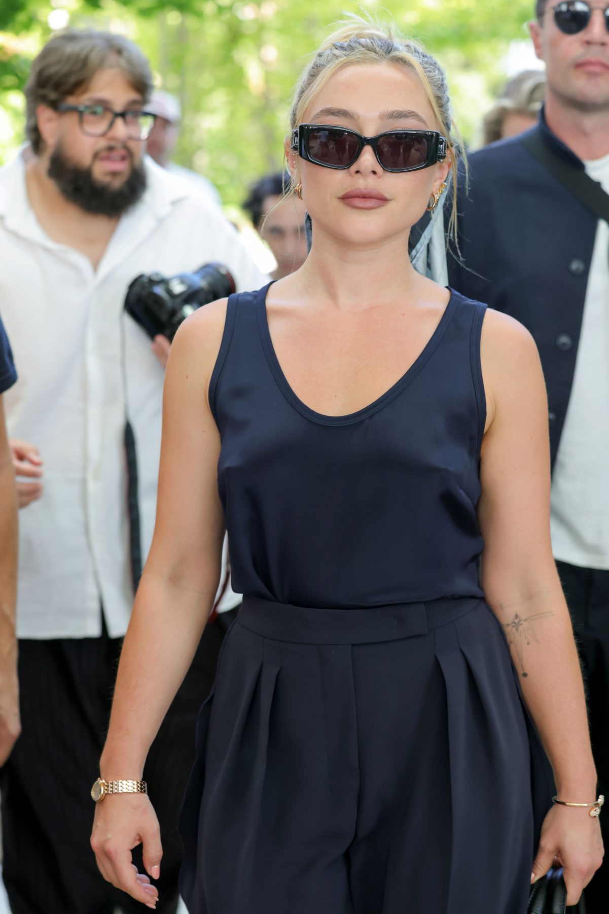 Florence Pugh убеждает не обрезать боб этой осенью