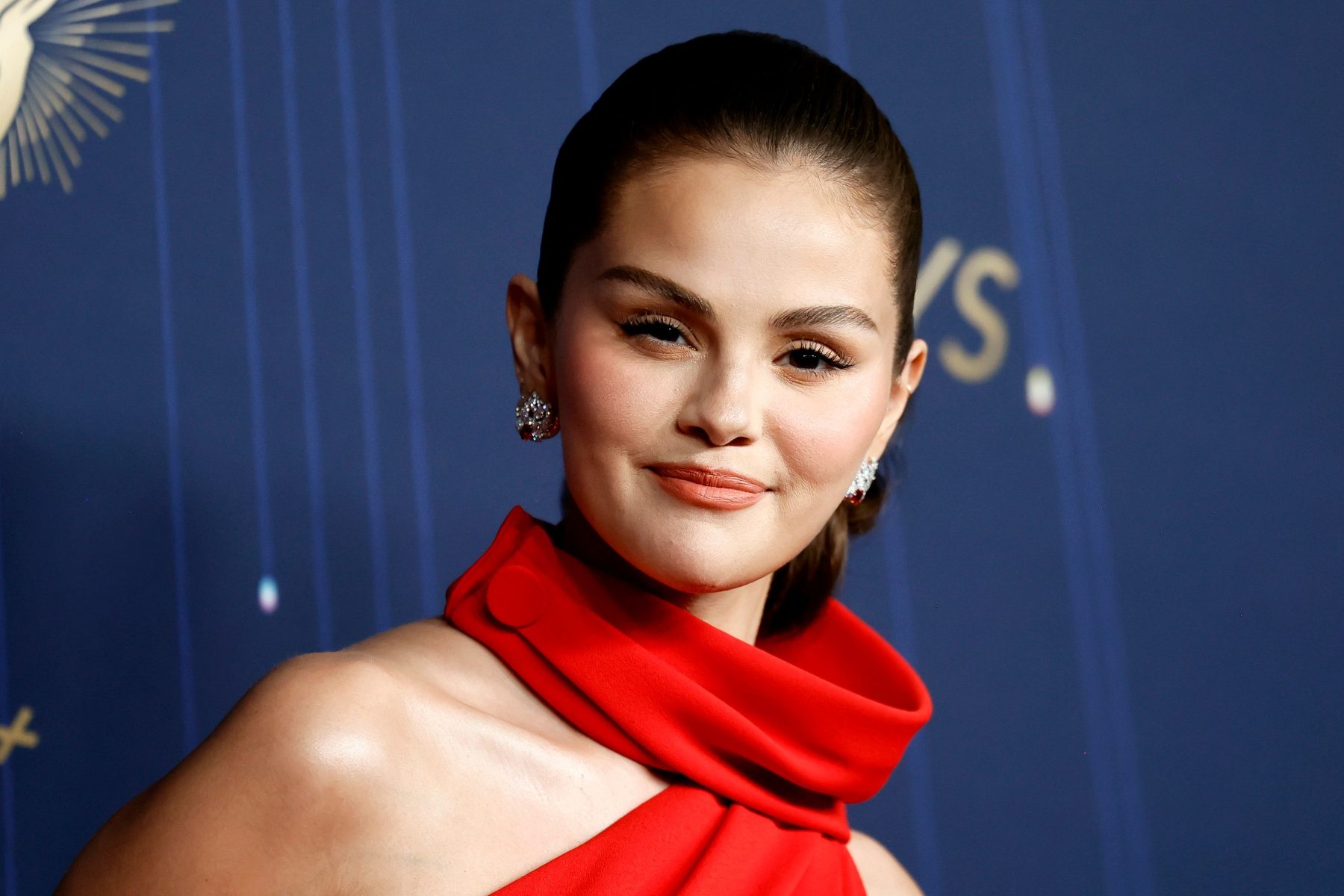 Selena Gomez заставила снова подумать о проборе по центру