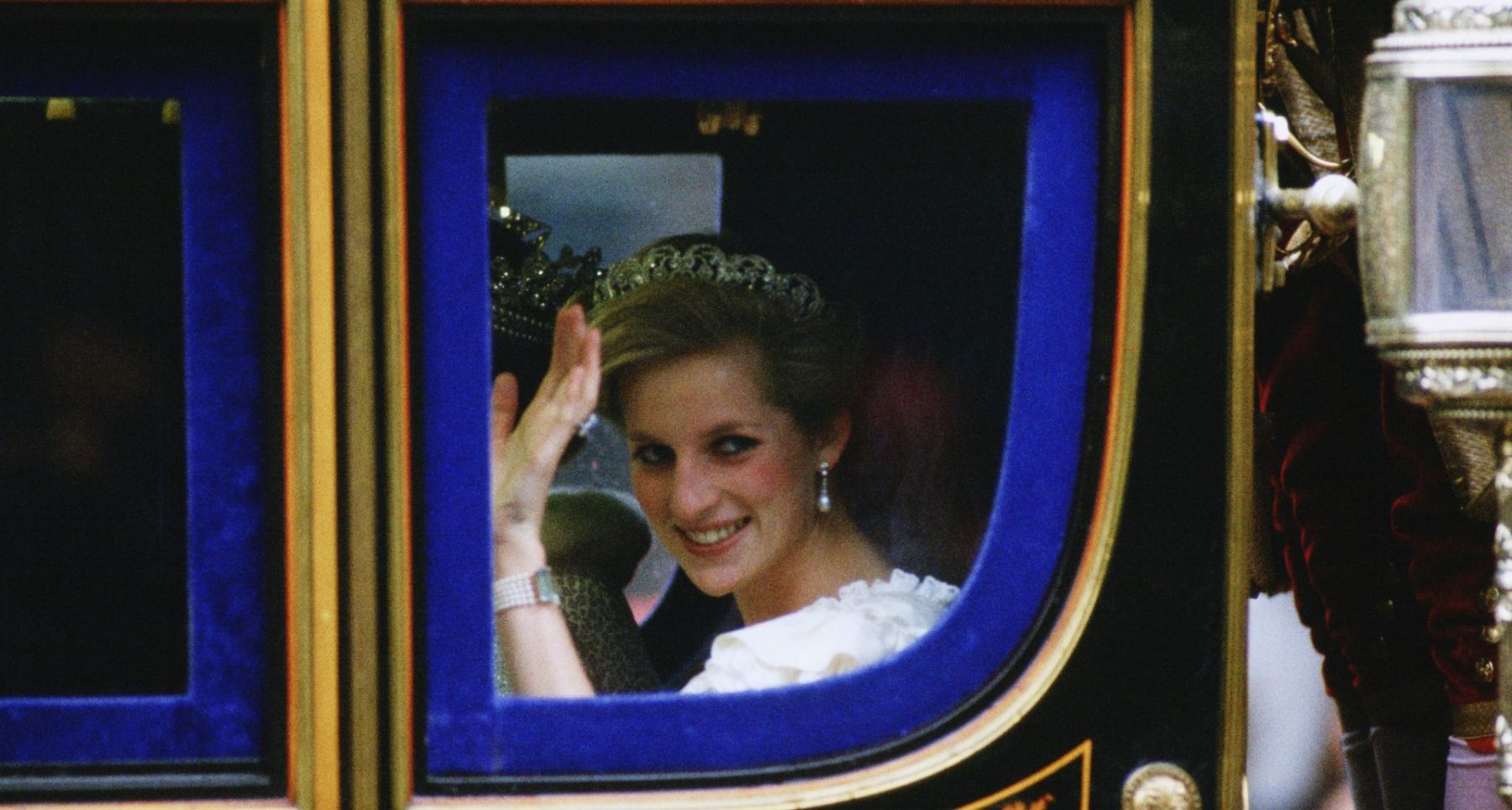 Принцесса Diana сменила прическу после замечания Queen Elizabeth