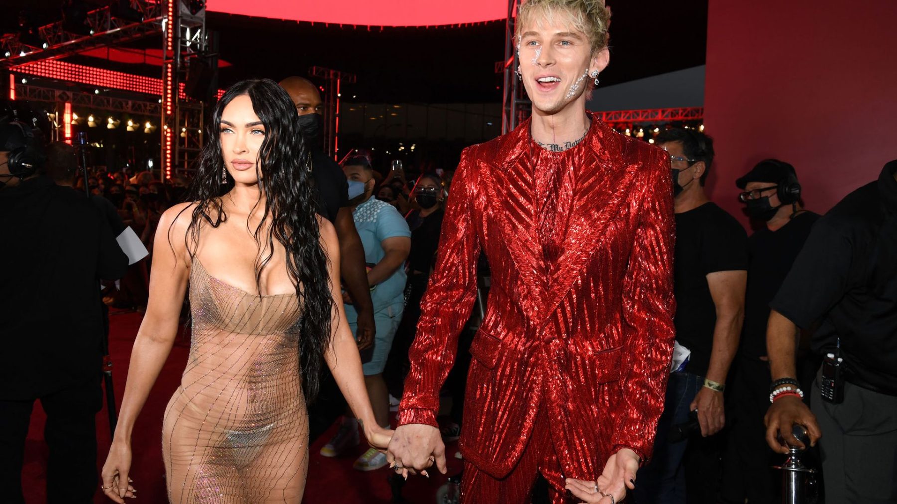 Самые обсуждаемые naked dresses в истории VMAs