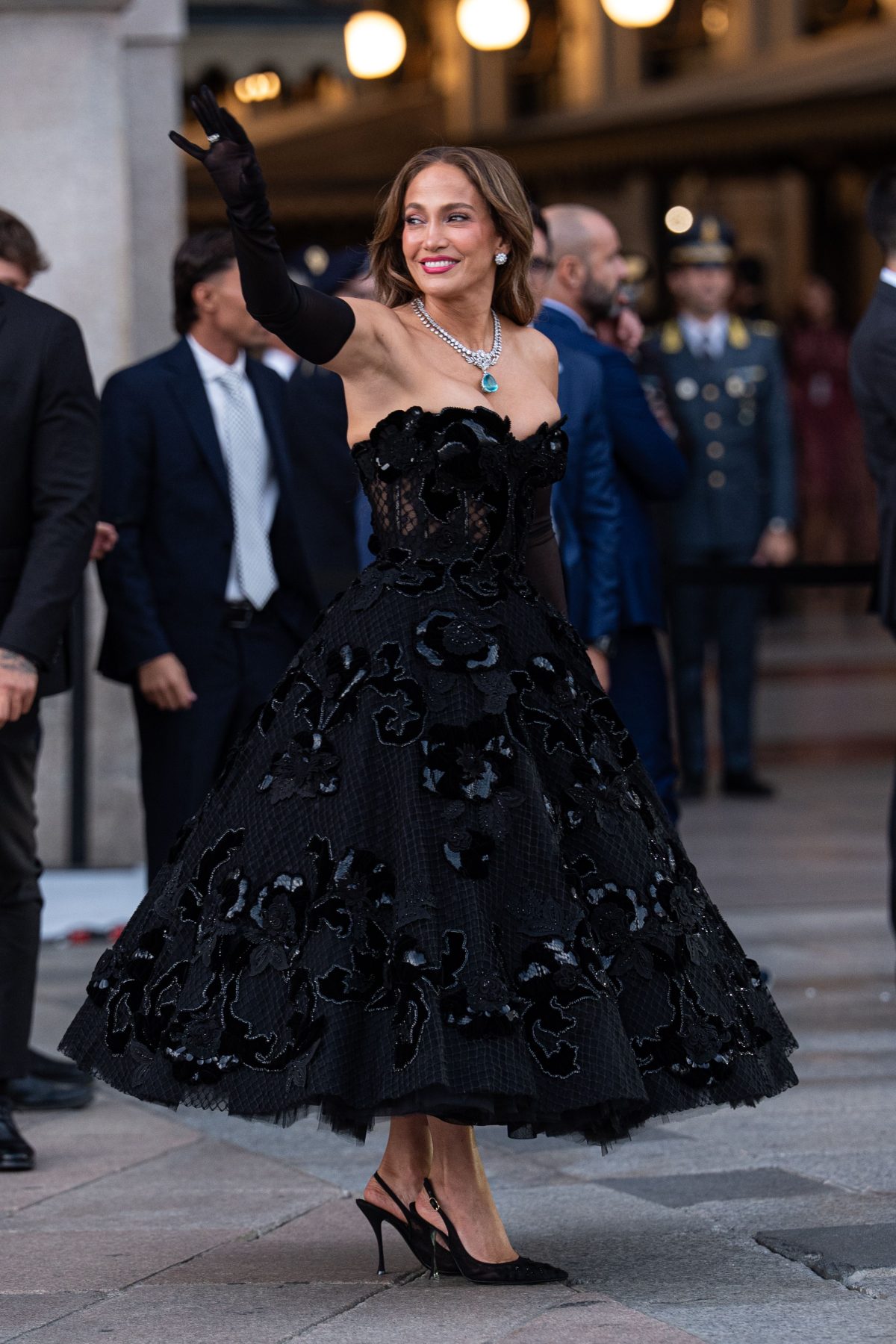 Jennifer Lopez появилась в Dolce & Gabbana на Vogue World 2026 в Milano