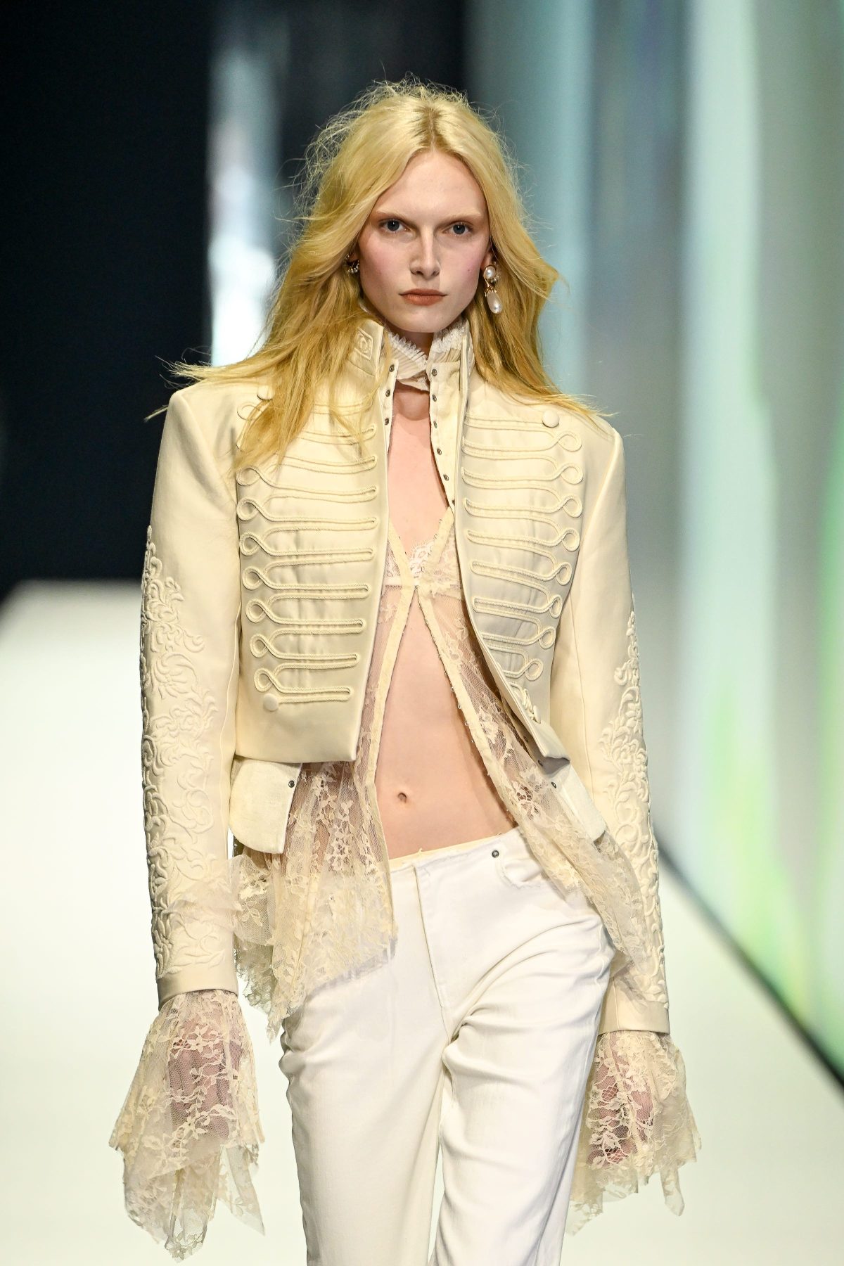 H&M открыл London Fashion Week в кинематографичном стиле