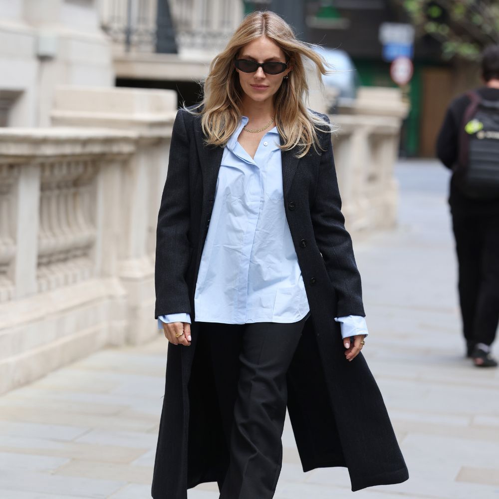Sienna Miller надела пальто Mango, которое раскупят до октября