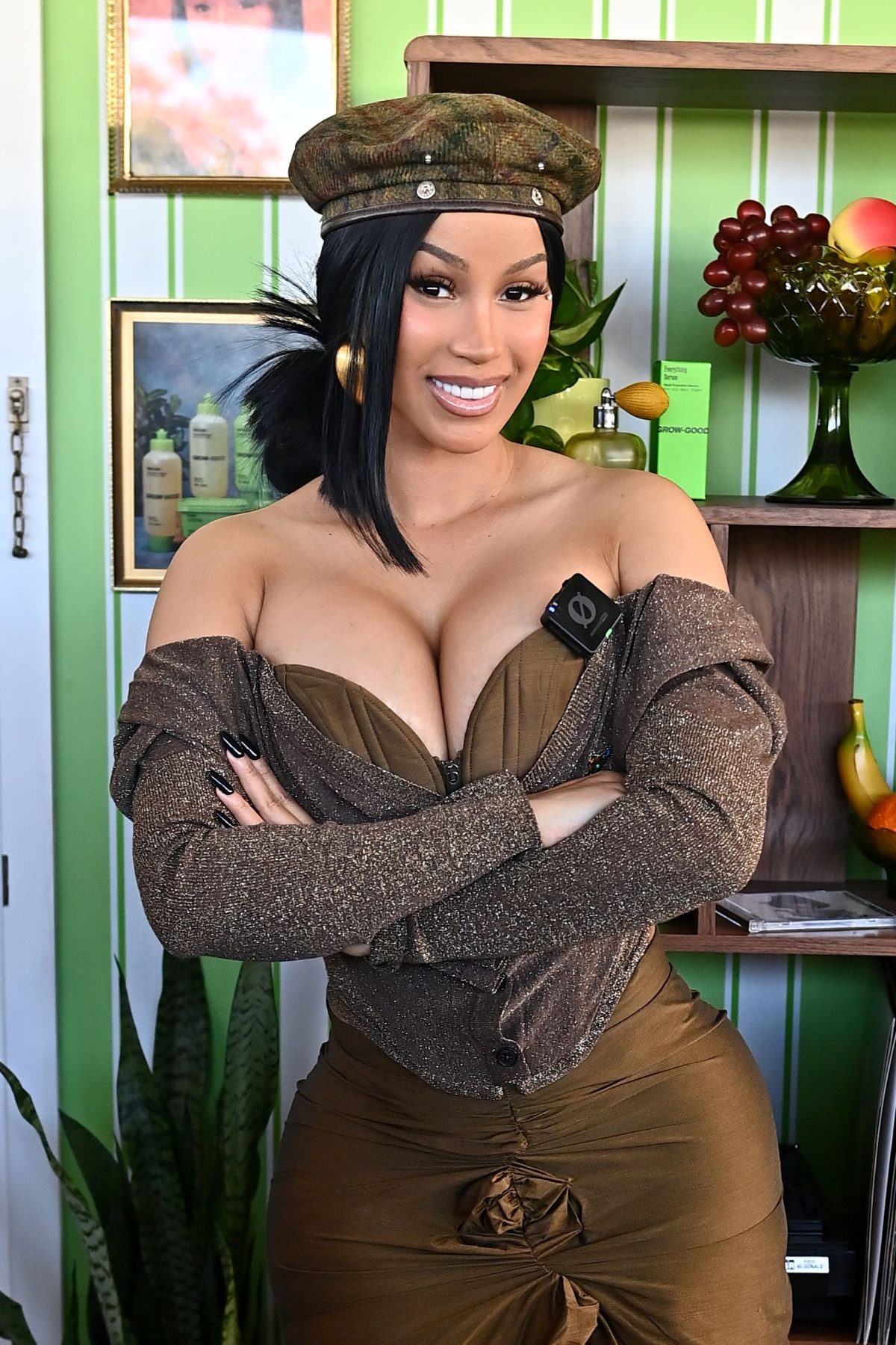 Magenta-макияж Cardi B на Vogue World стал главным акцентом вечера