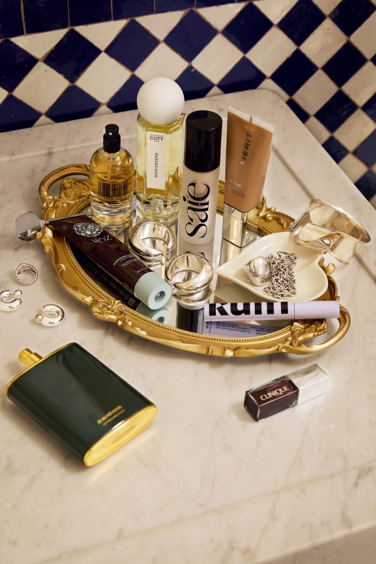 Allure собрал лучшие средства для волос, кожи и макияжа