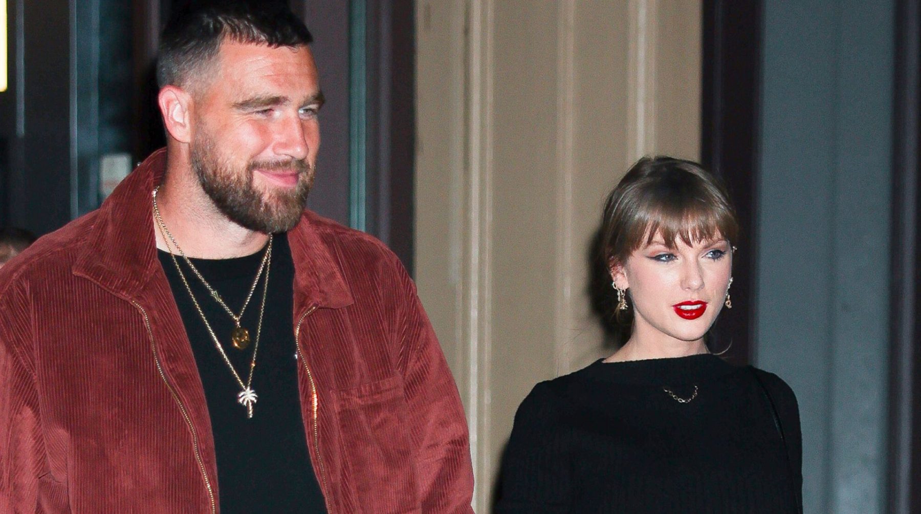 Taylor Swift задала осенний тон образом с лоферами для свидания
