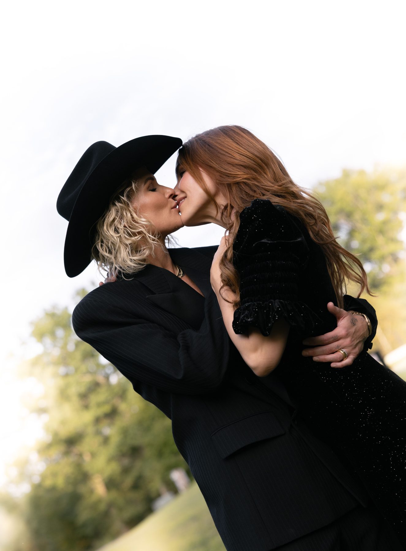 Sophia Bush и Ashlyn Harris поженились