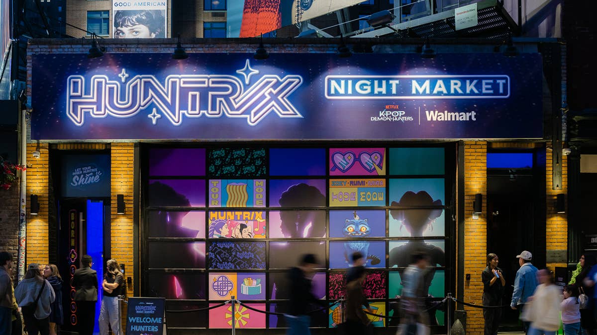 Netflix и Walmart открыли бесплатный поп-ап по миру HUNTR/X в Нью-Йорке