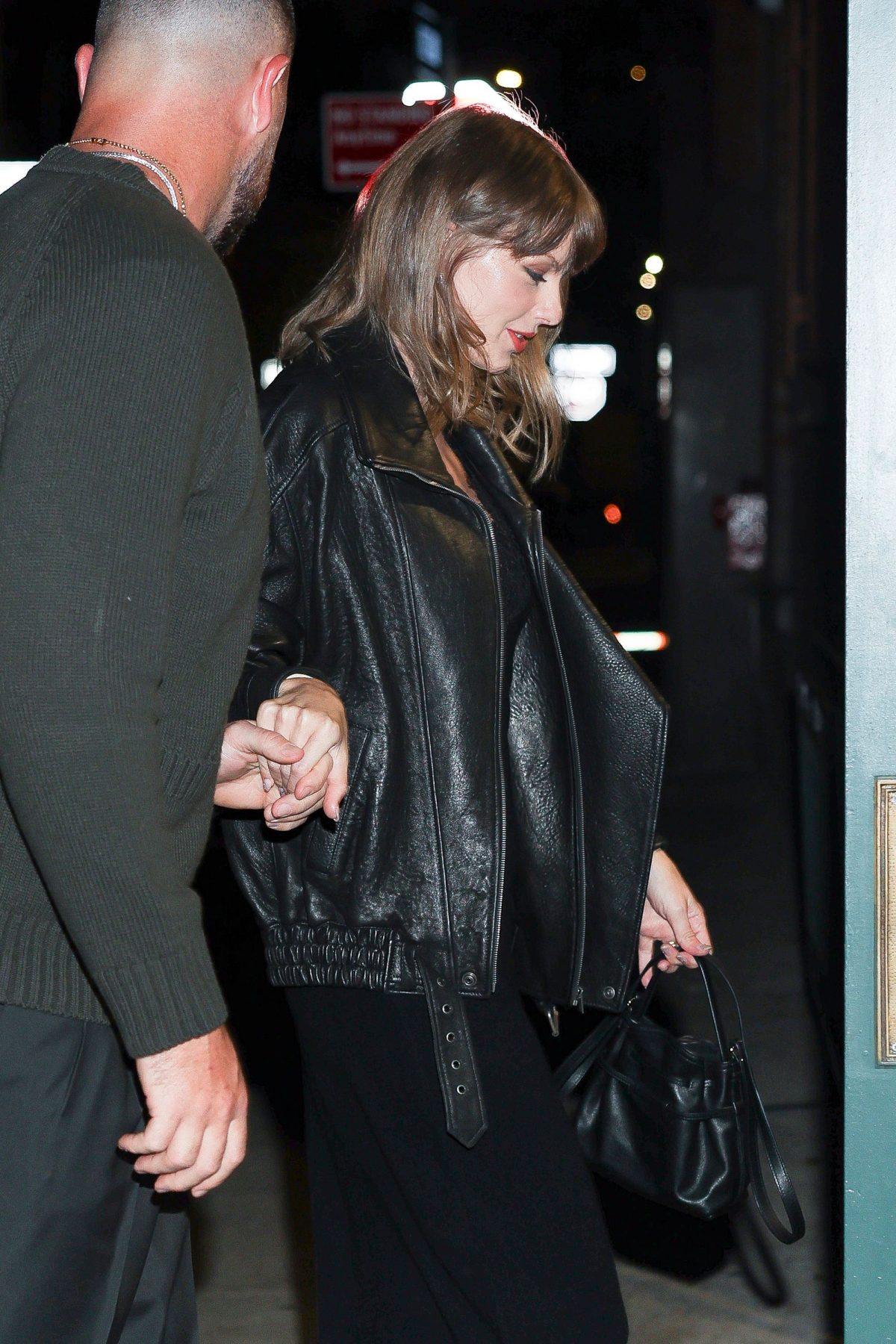 Taylor Swift отказалась от привычной осенней формы ради смелого образа